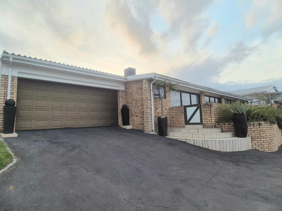 4 Bedroom Property for Sale in Cintsa West Eastern Cape